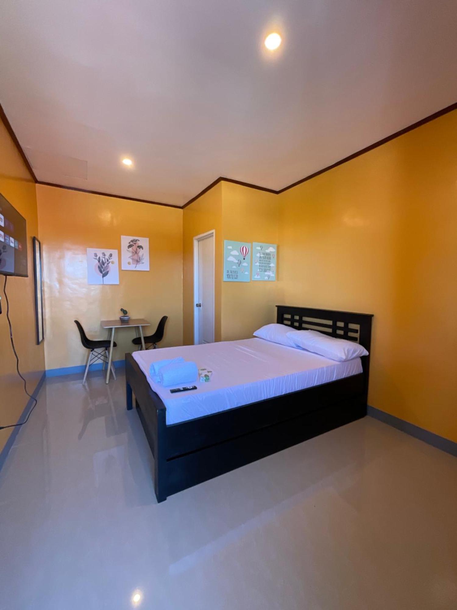 Halajo Bnb Transient Laoag Exterior photo